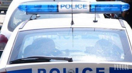 хлапаци пробваха оберат аптека