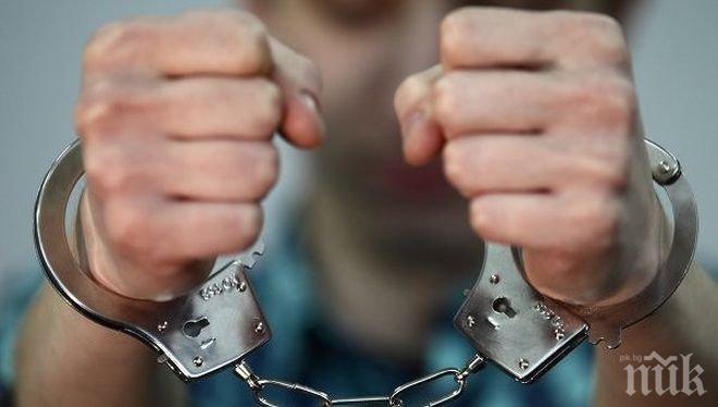 Постоянен арест за нашенец с турско гражданство, пренасял 3 кила хероин в куфар
