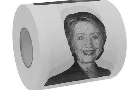 Американците напълниха и тоалетните си с ликовете на Клинтън и Тръмп