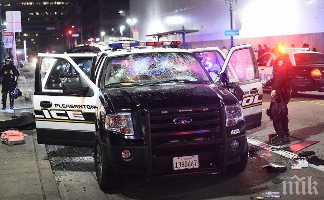 Двама полицаи берат душа след престрелка в Канънсбърг