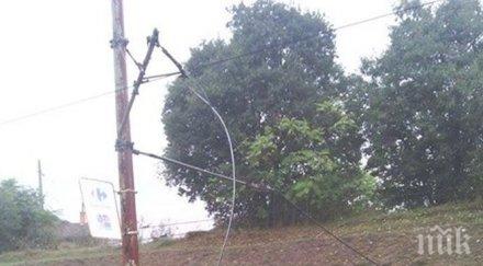 вятърът скорост 100 остави стотици села без ток