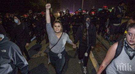 безредици центъра атина хвърлят коктейли молотов техническия университет