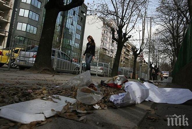 ВРЕМЕТО СЕ ПОБЪРКА ЗА БАЛОТАЖА! Ураганен вятър помете Русе със 120 км в час