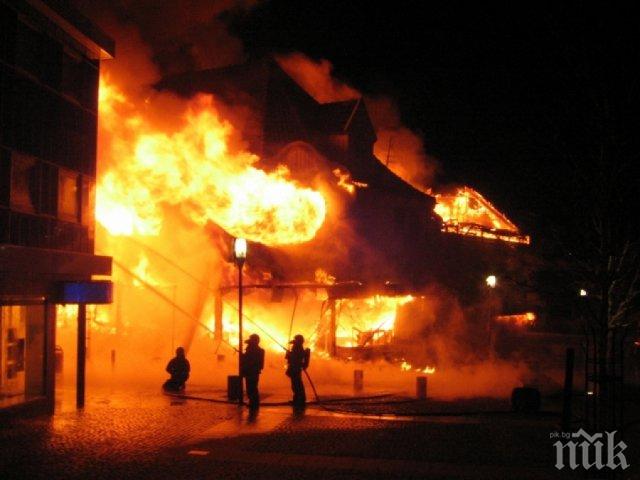 Пожар в химически комплекс в Германия 