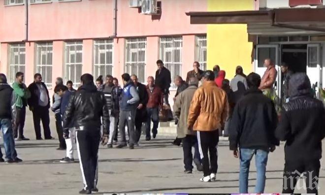 Ромите в Столипиново: Дават между 20 и 50 лева, за да хвърляме бюлетина (ВИДЕО)