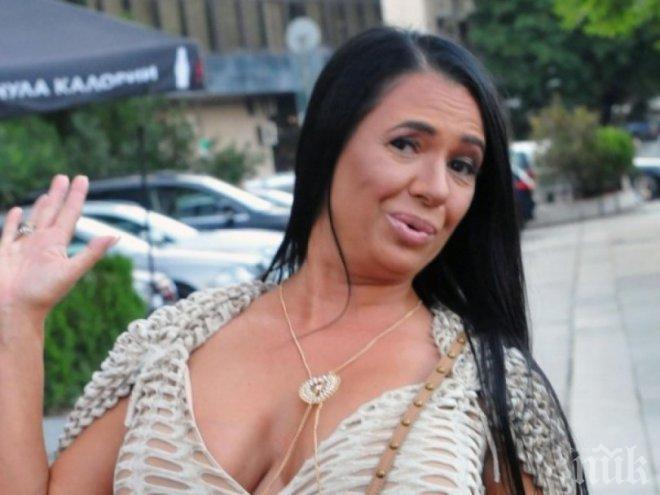 СЕНЗАЦИЯ В ПИК! Анита Мейзер лъсна по без гащи в затвора! (СКАНДАЛНИ СНИМКИ 18+)