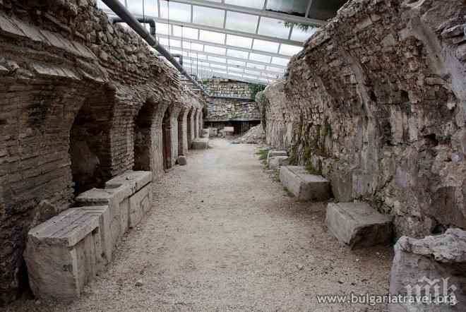 Римските терми в центъра на Пловдив остават