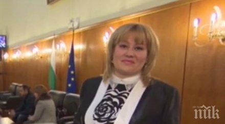 баракова връща клас учителката гласува оставката