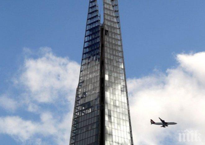 ЛУД КЪСМЕТ! Дрон едва не свали самолет край Лондон