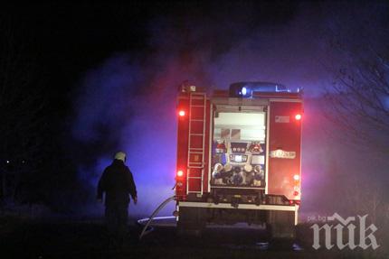 ТРАГЕДИЯ В РУСЕ! Кюмбе изпепели пенсионер, евакуират целия вход в блока