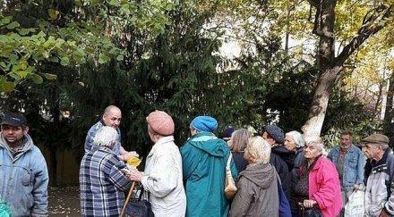 младият банков обирджия света раздава супа бедни софия