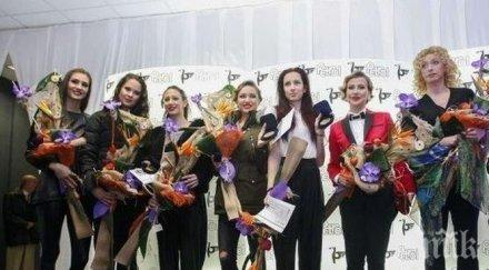 златните момичета втори бенефис декември