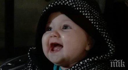 бебе скъсено краче нуждае помощ операция