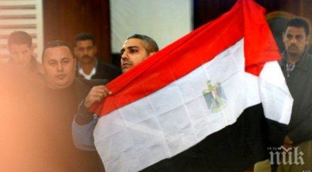 две години затвор председателя съюза журналистите египет