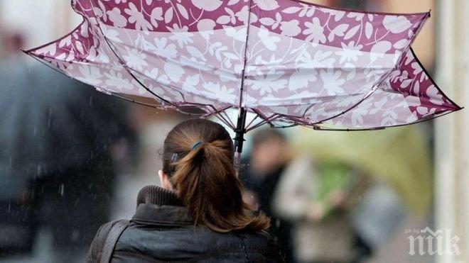 Бурни ветрове оставиха на тъмно Франция