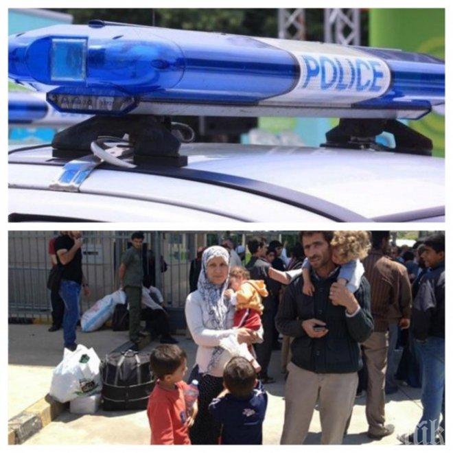 СЛЕД БЯСНА ГОНКА! Хванаха 39 мигранти, шофьорът на буса избяга