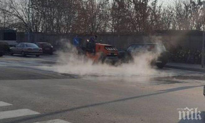 КРАЙНИ МЕРКИ! „Спъват“ колите с „легнали полицаи“ на отсечка убиец на пловдивски булевард (СНИМКИ)