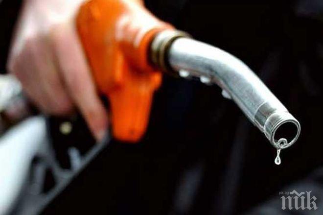 Петролът продължава да върви нагоре