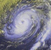 Коста Рика обяви извънредно положение заради урагана „Ото“