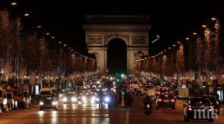 запалиха коледните светлини шанз елизе