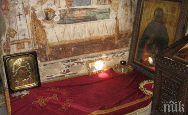 Гърция ни праща светиня! Посрещаме тържествено честната глава на Св. Климент Охридски