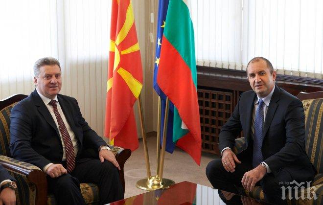 Първи срещи на новоизбрания президент! Румен Радев на рандеву с македонския си колега (СНИМКИ)