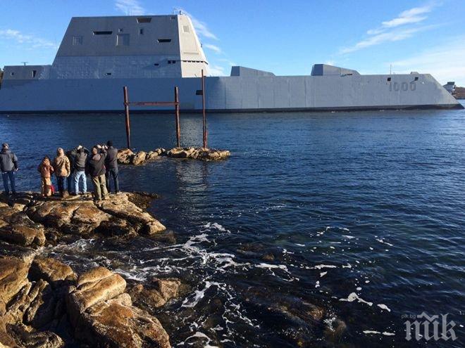 ПЪЛНА ИЗЛАГАЦИЯ: Най-новият щатски есминец закъса в Панамския канал 