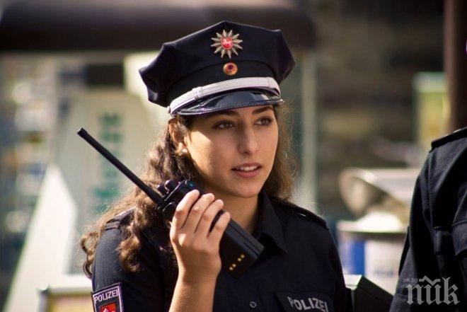 Разрешиха силиконовите цици на полицайките в Германия