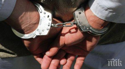 афганистанецът запалил българското знаме остава ареста