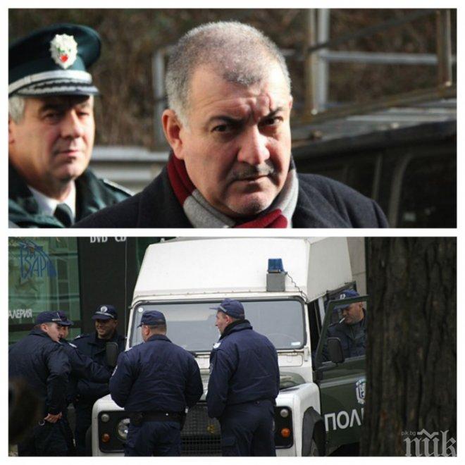 Мъж със здравословни проблеми се е барикадирал в кв. „Горна баня“