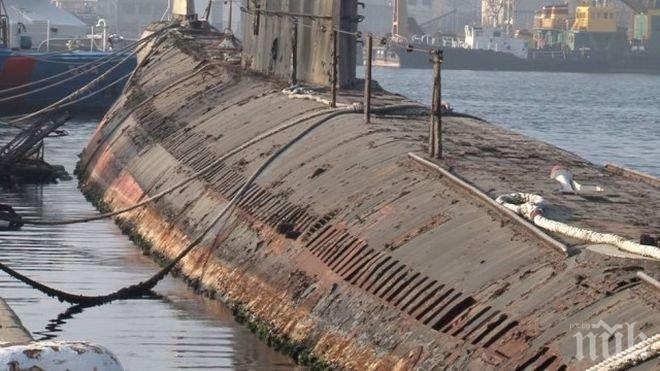 Последната българска подводница „Слава”  гние и ръждясва