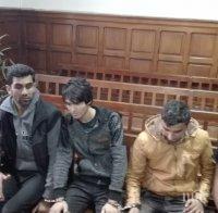 Постоянен арест за петима от мигрантите, обвинени за размириците в Харманли