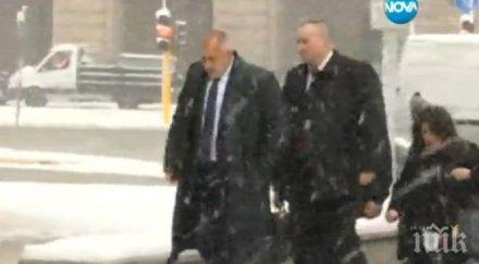 извънредно точно 1007 часа политическия елит влезе президента начело борисов снимки