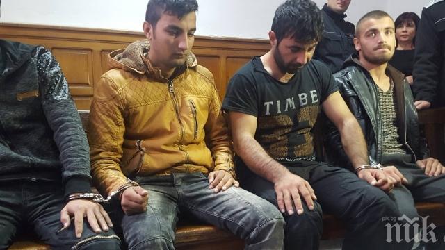 15 мигранти, обвинени за безредиците в Харманли, остават в ареста 