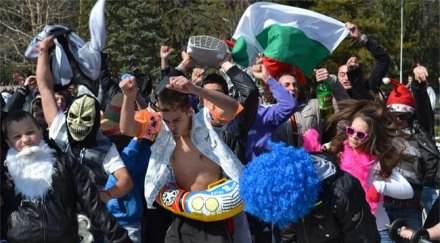 стотици разлюляха велико търново харлем шейк снимки