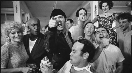 партията лудите иде