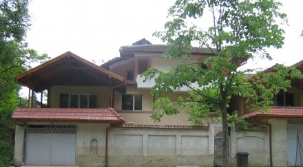 вижте ваньо танов тайно усамотява любовницата