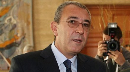 шефът вкс паднеш страшно лошо спънат