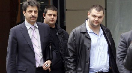 заплатата пеевски три малка бареков