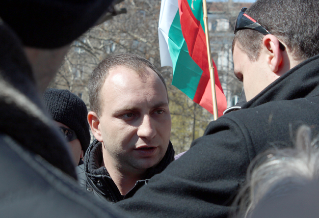 Протестиращ в кавга с лидера Янко Пeтров