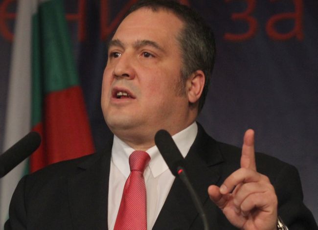 Слави Бинев: Тримата големи в ГЕРБ са с разбити животи