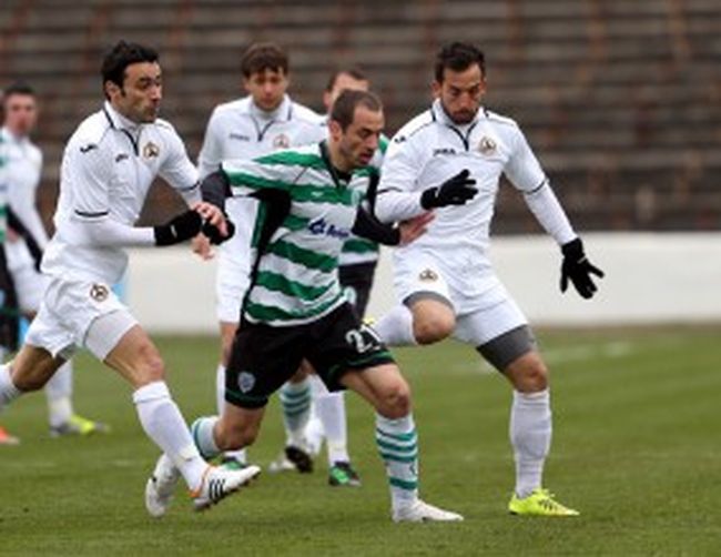 И Славия натупа Черно море на Гонзо