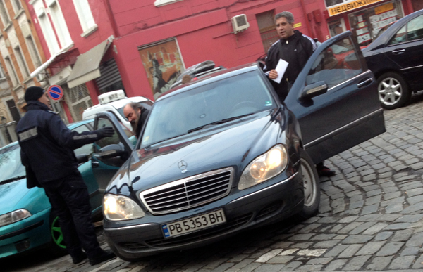 Румяна с пищния бюст вдъхновява игумена на Бачково