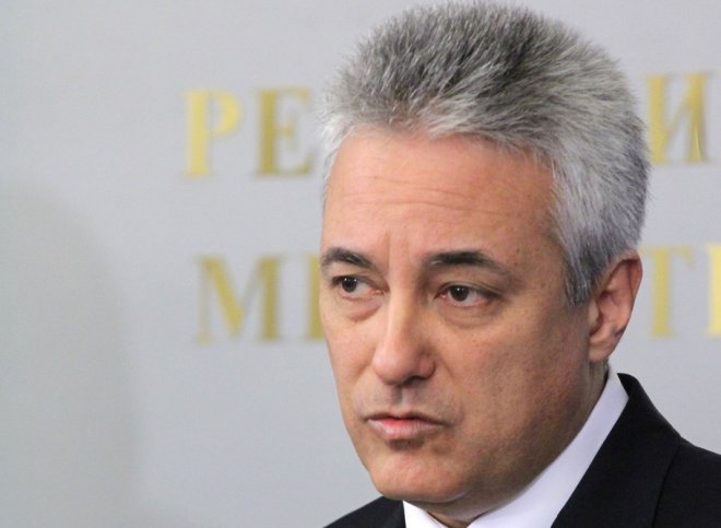 Райков не е американец, твърди пиарката му