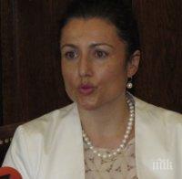 Десислава Танева отговори за скандала с джиповете 