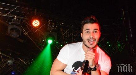 първо пик пълна излагация галин сваля фенки снимки гащи фотогалерия