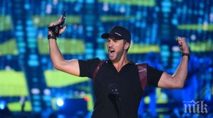 люк брайън наби зрител заради неприличните жестове