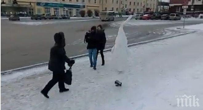 Необичайна схватка в Первоуралск! Бойна мацка наби гигантски сперматозоид (ВИДЕО)