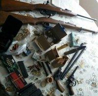 Бивши полицай и пожарникар имали сделка за огромния арсенал оръжия, спипани край Стара Загора