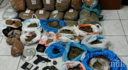 българите арестувани трафик дрога атина снимки